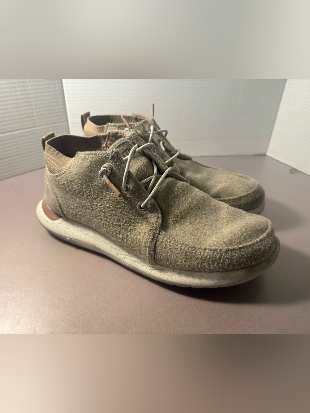 Reef Men's Chukka Boots in Olive Green Knit Suede